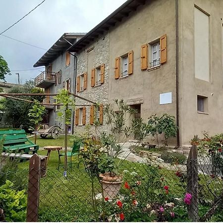 فندق La Casa Di Lillia كاستلنوفو ني مونتي المظهر الخارجي الصورة