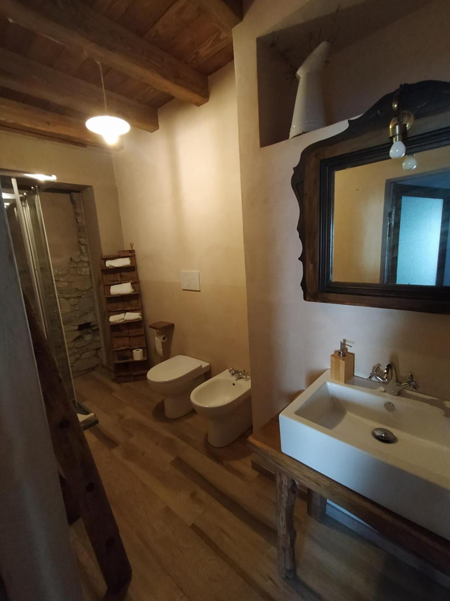 فندق La Casa Di Lillia كاستلنوفو ني مونتي المظهر الخارجي الصورة